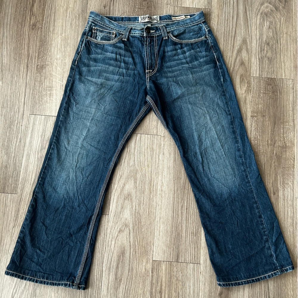 Lucky brand relaxed bootleg jeans men’s 32” medium wash gently used